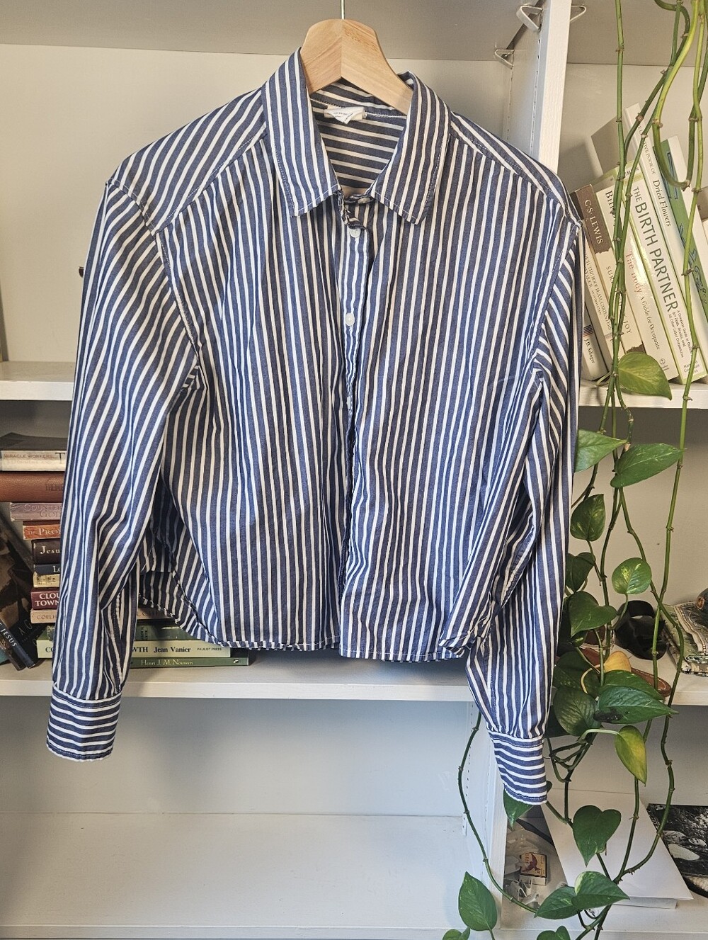 GAP Blue and White Cropped Vertical Stripe Button-Down Shirt Oversized Small